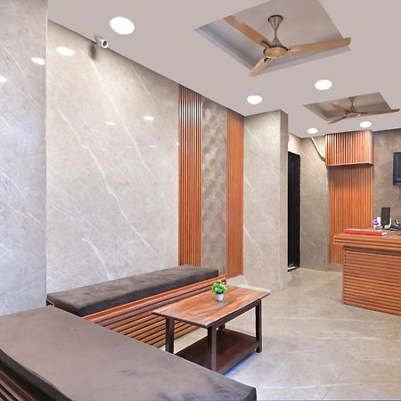 Chowdhry Tourist Lodge - New Delhi Railway Station - 2 Minutes Walk Bagian luar foto