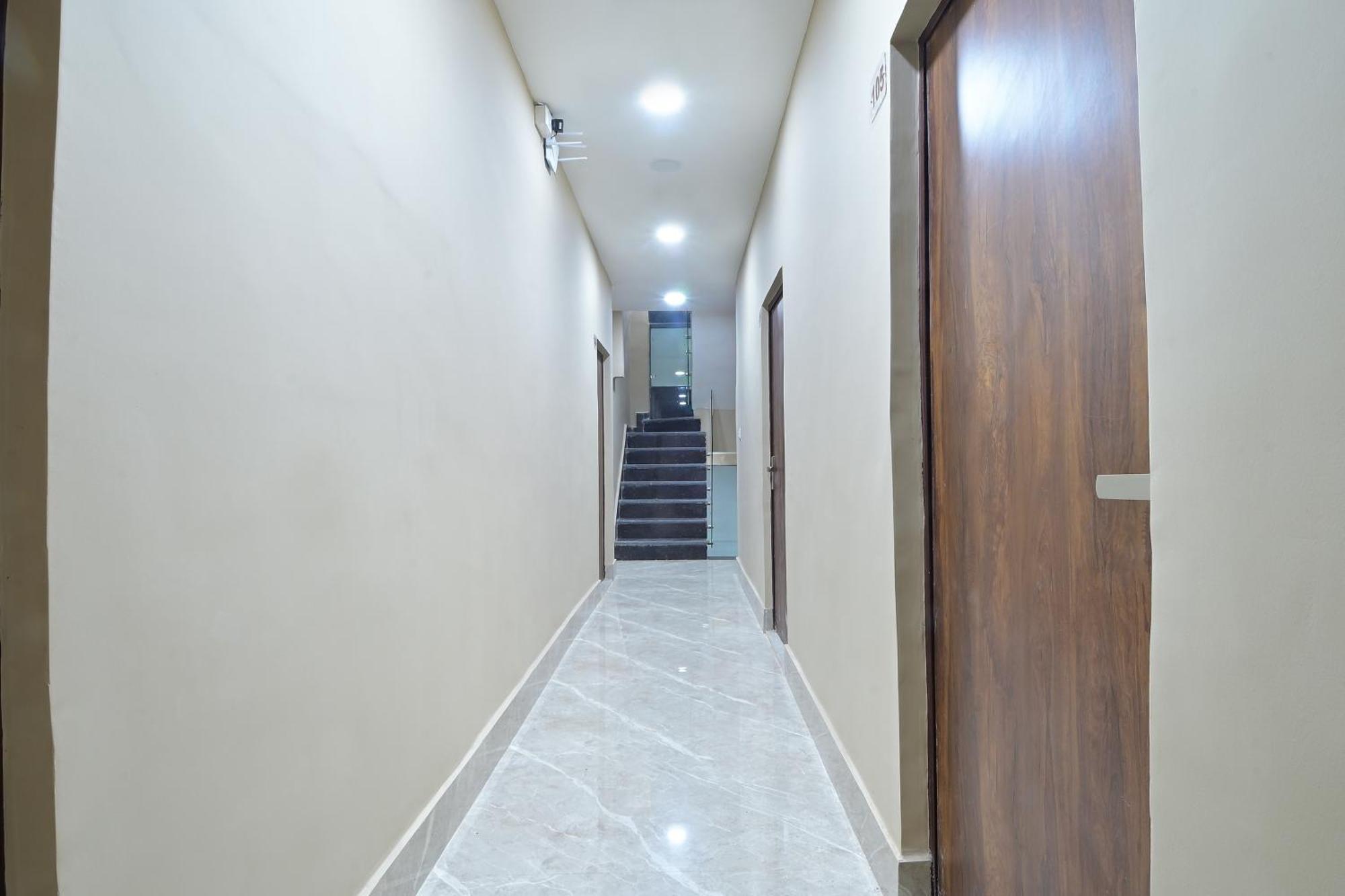 Chowdhry Tourist Lodge - New Delhi Railway Station - 2 Minutes Walk Bagian luar foto