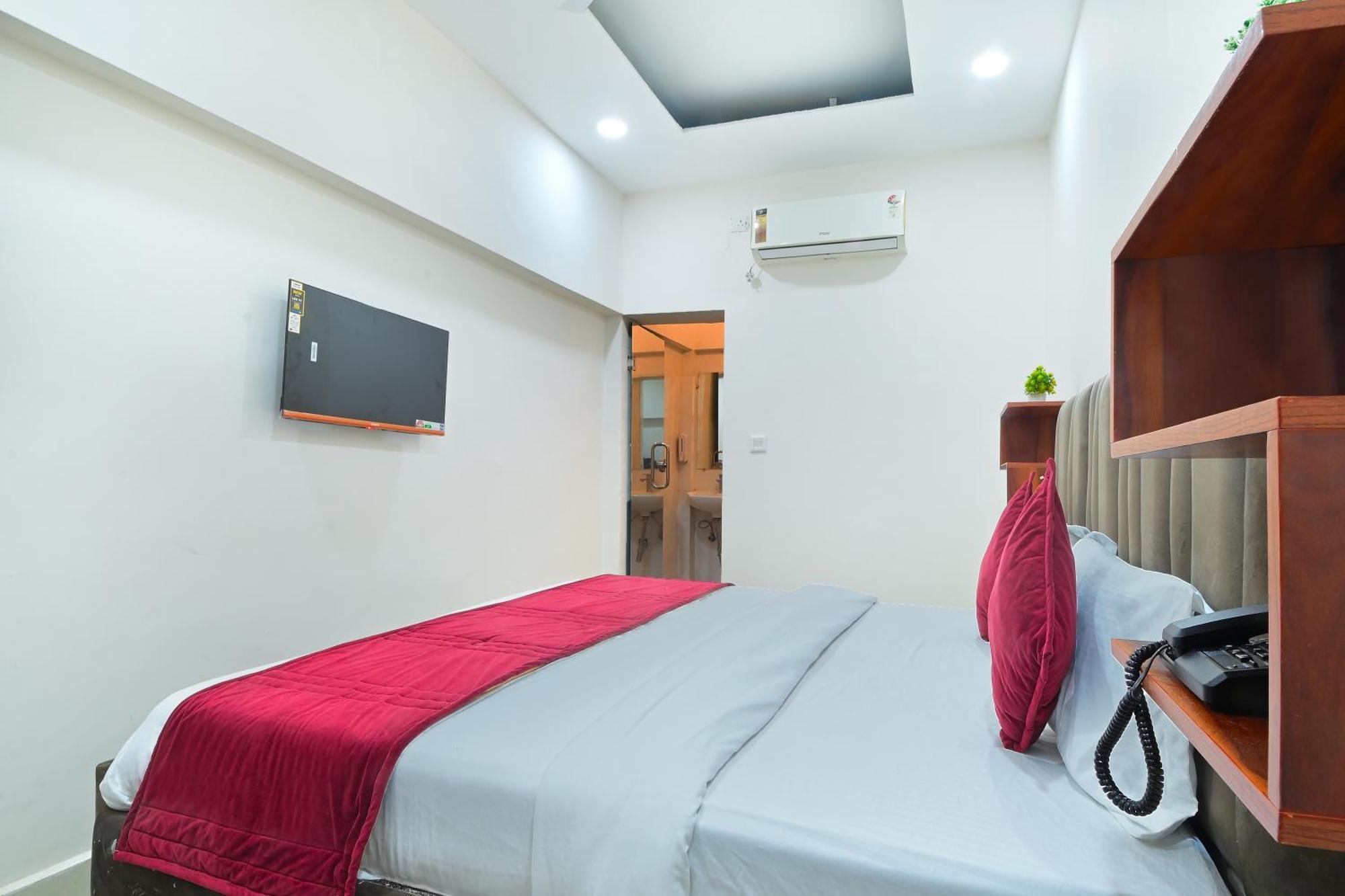 Chowdhry Tourist Lodge - New Delhi Railway Station - 2 Minutes Walk Bagian luar foto