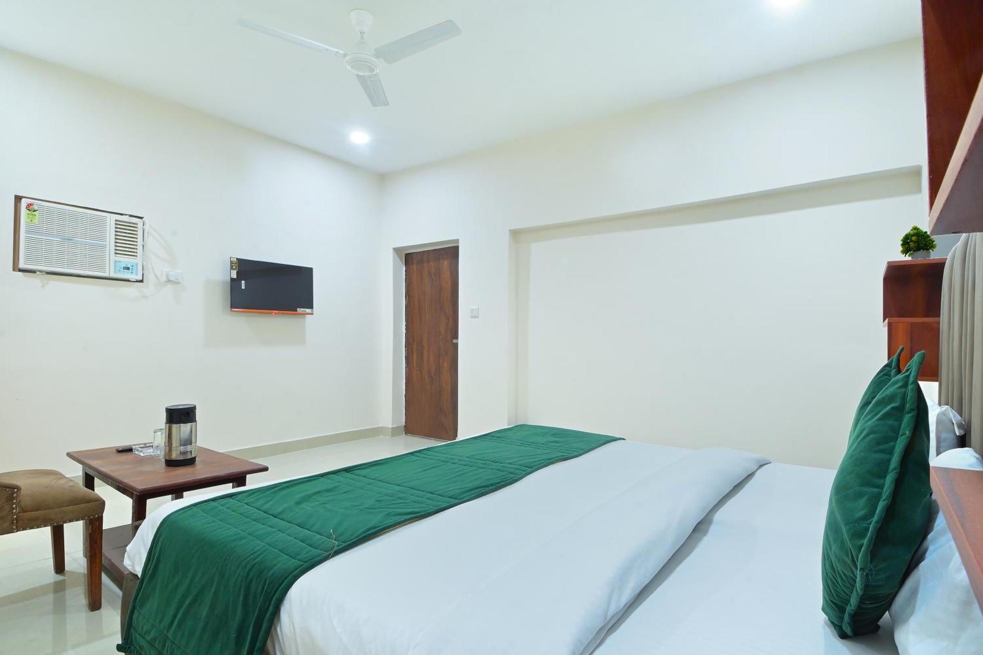 Chowdhry Tourist Lodge - New Delhi Railway Station - 2 Minutes Walk Bagian luar foto
