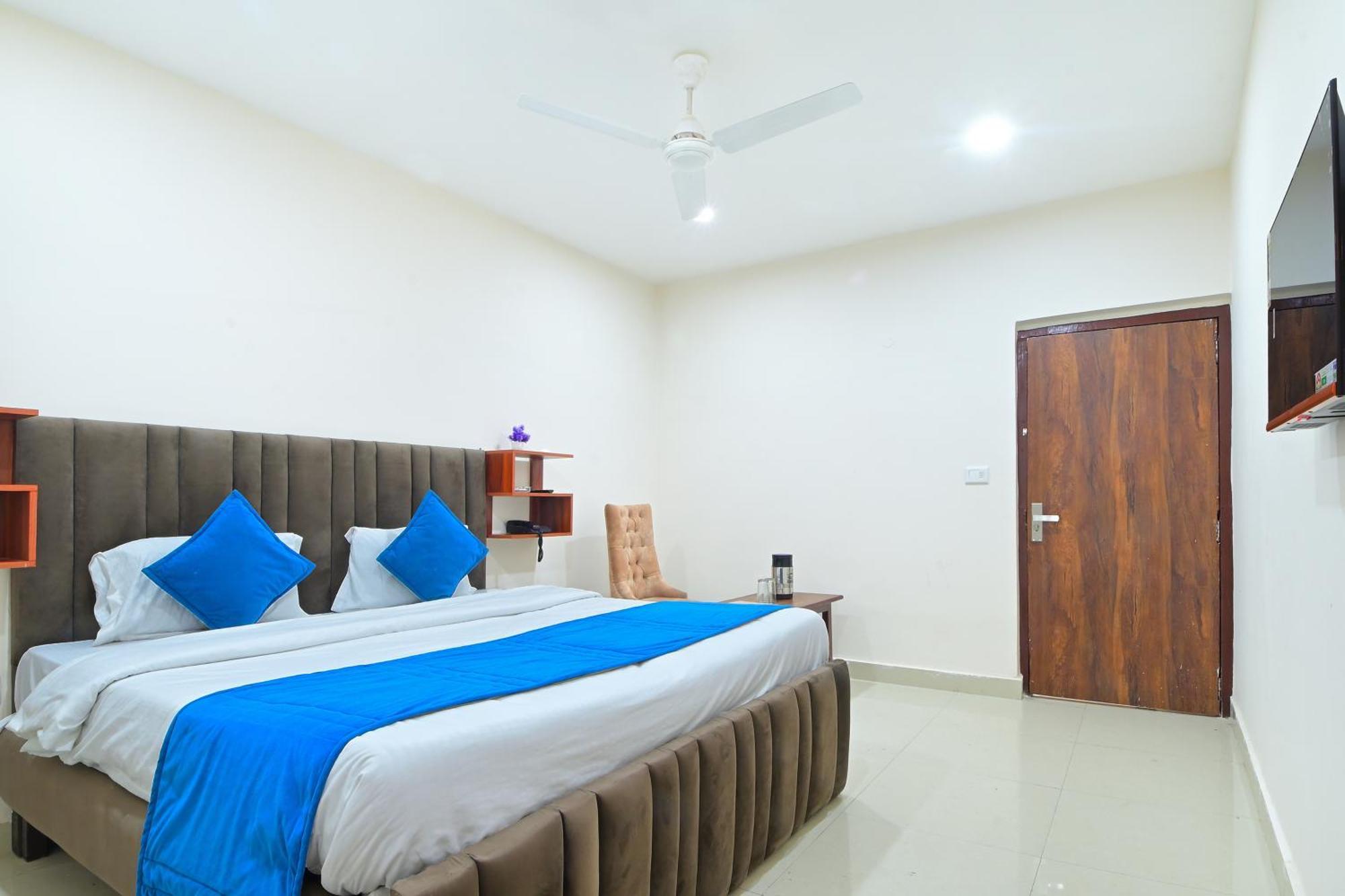 Chowdhry Tourist Lodge - New Delhi Railway Station - 2 Minutes Walk Bagian luar foto