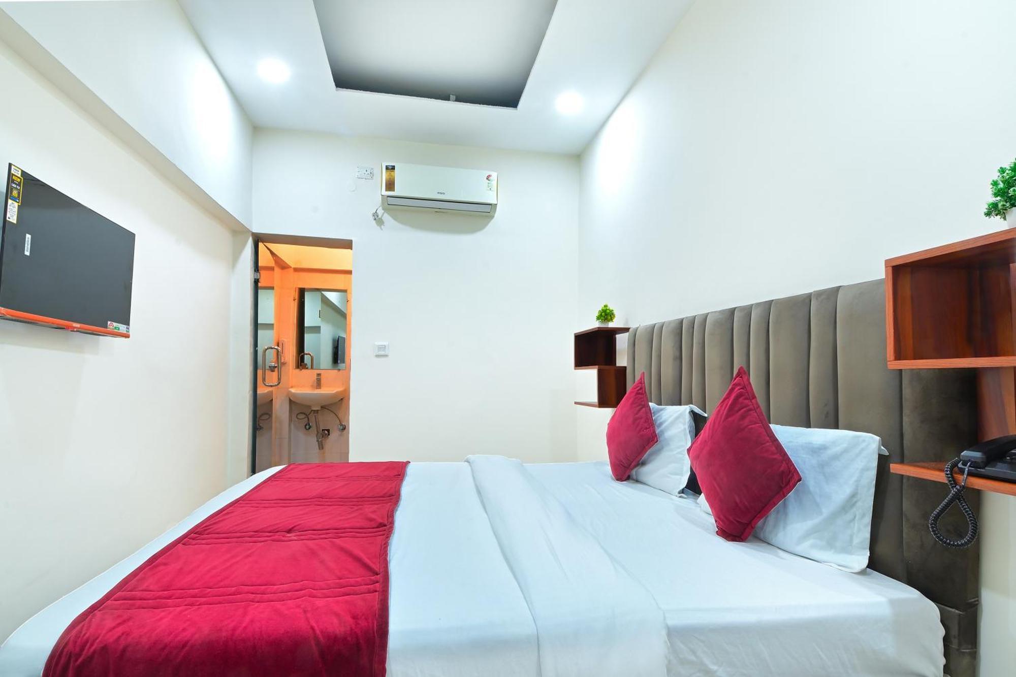 Chowdhry Tourist Lodge - New Delhi Railway Station - 2 Minutes Walk Bagian luar foto