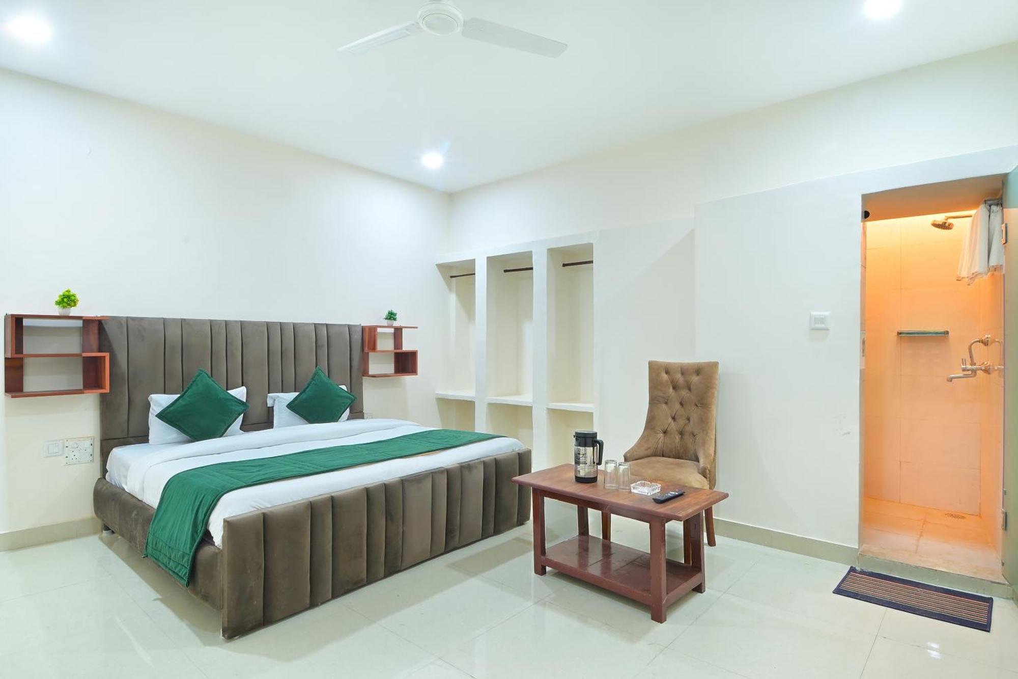 Chowdhry Tourist Lodge - New Delhi Railway Station - 2 Minutes Walk Bagian luar foto