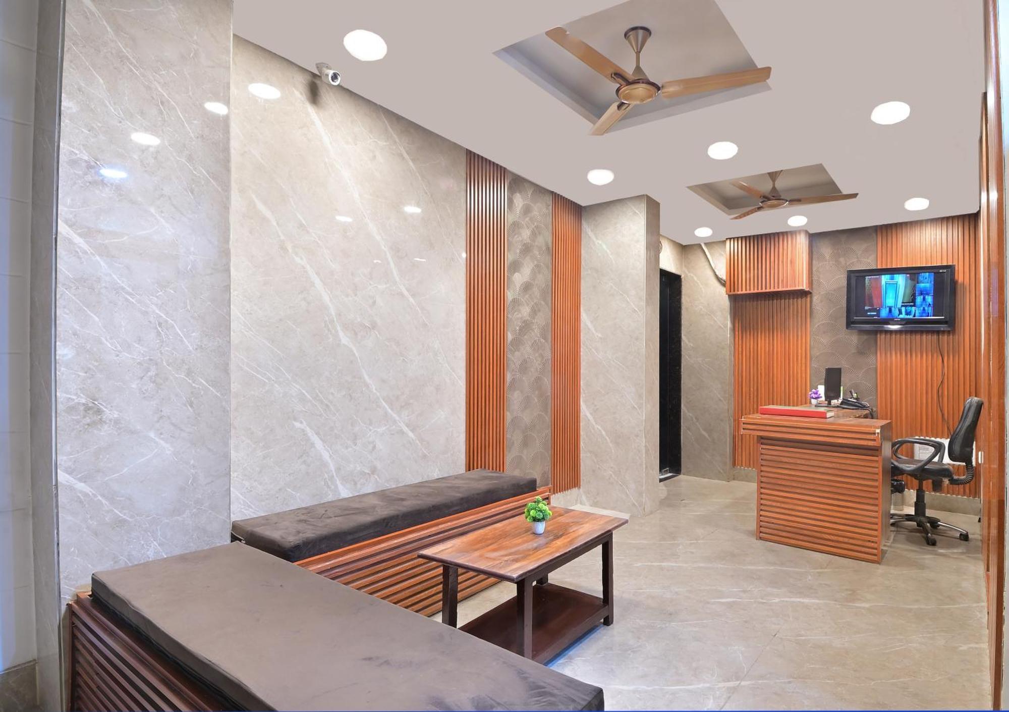 Chowdhry Tourist Lodge - New Delhi Railway Station - 2 Minutes Walk Bagian luar foto